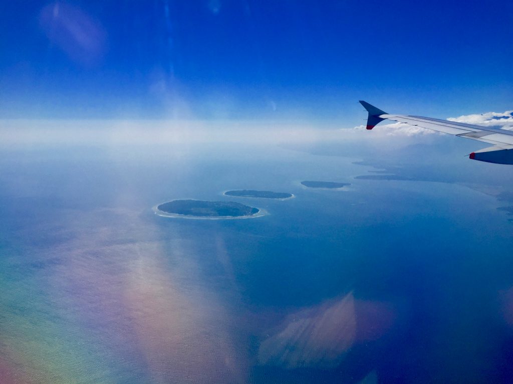 Drei Tröpfchen im Meer: Gili Trawangan, Gili Air und die kleine Gili Meno liegen direkt an der Westküste von Lombok. Rund um Lombok gibt es noch dutzende weitere Gili Inseln. Foto: Sascha Tegtmeyer