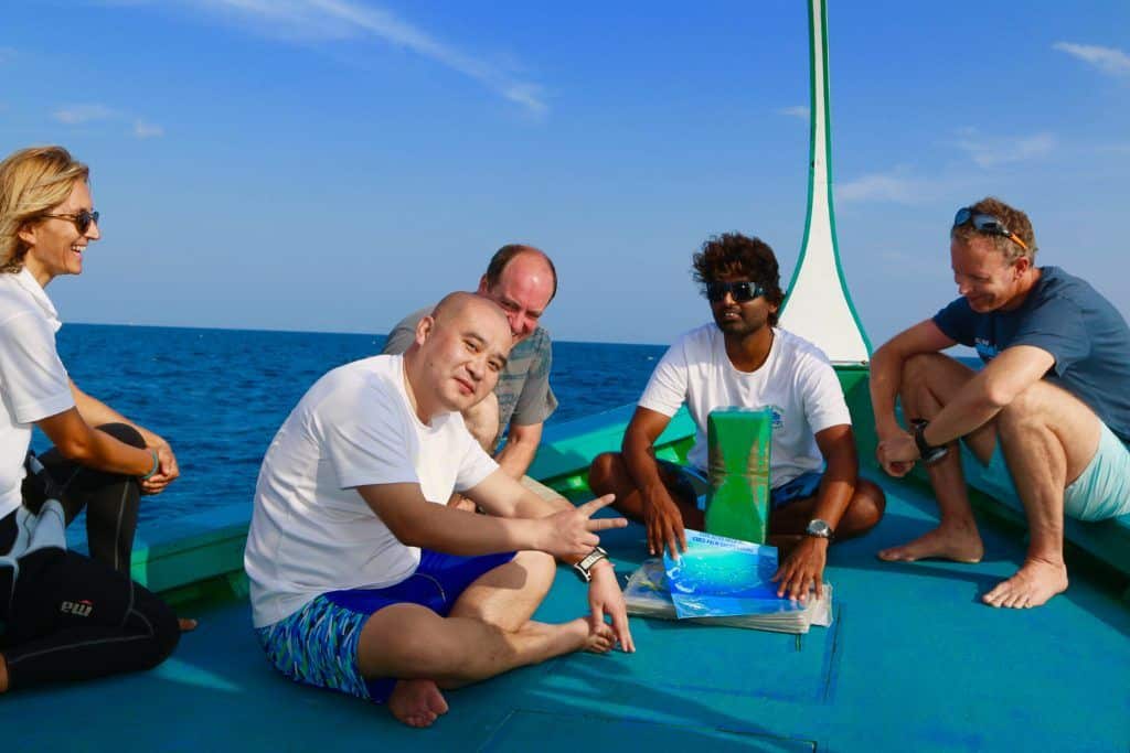 Die beste Freizeitbeschäftigung ist sicher für viele Urlauber:innen das Tauchen. Coco Palm Dhuni Kolhu Resort Malediven Erfahrungen Bewertungen