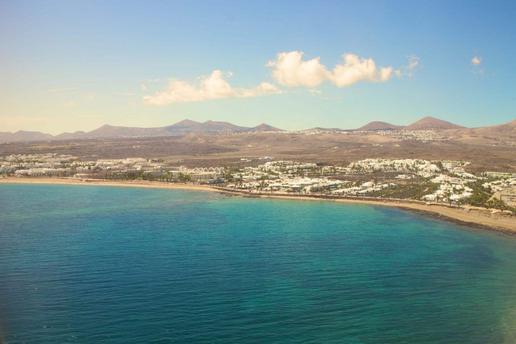Lanzarote Reisebericht: Vor uns liegt eine Woche tauchen auf Lanzarote. Wir wollen uns die steinige Vulkaninsel vor Westafrika mal genauer anschauen und freuen uns auf eine Woche an den schönsten Tauchplätzen der Kanaren, denn die Gewässer vor Lanzarote gehören zu den fischreichsten, vielfältgsten der gesamten Region. Foto: Sascha Tegtmeyer