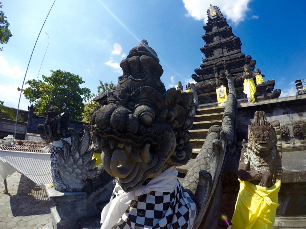 Hindu-Tempel in Mataram auf Lombok: Indonesien ist ein typisches Ziel für Individualreisende.