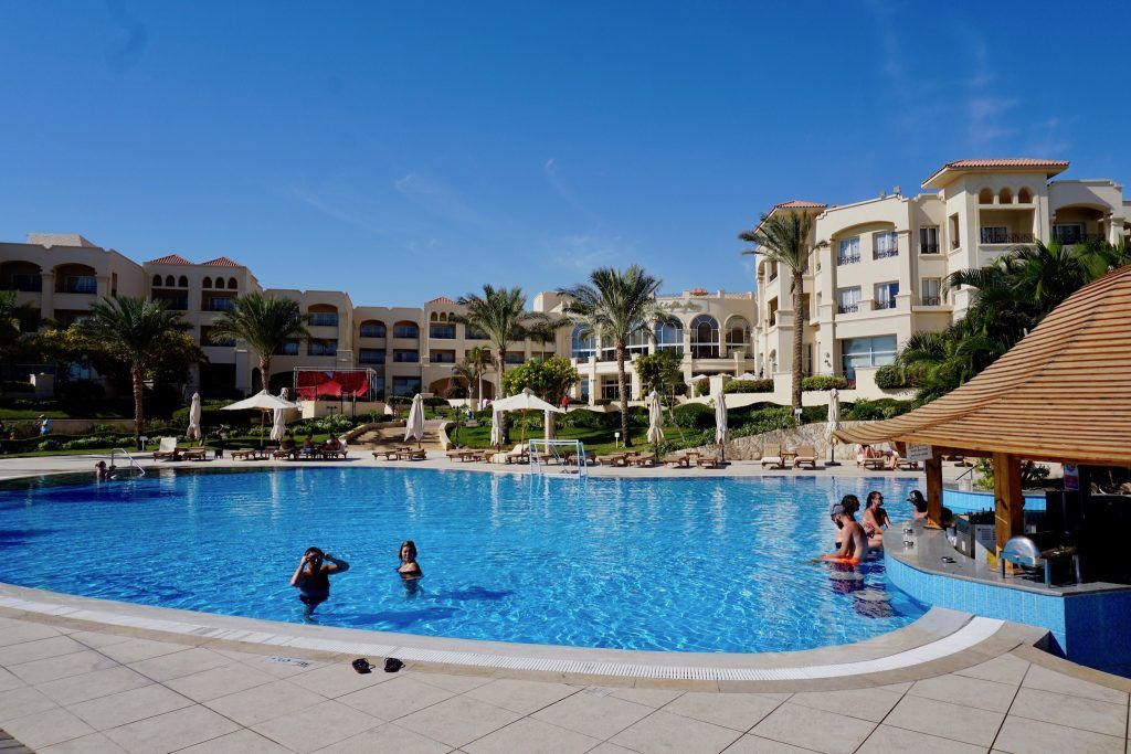 Top Urlaubs-Tipp für Sharm El Sheikh: erstmal ist relaxen am Pool angesagt. Foto: Sascha Tegtmeyer