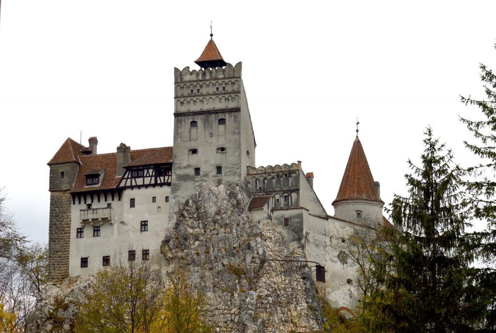 Draculaschloss Bran: die historische Stätte darf auf einer Rumänien-Rundreise natürlich auch nicht fehlen. Foto: Pixabay