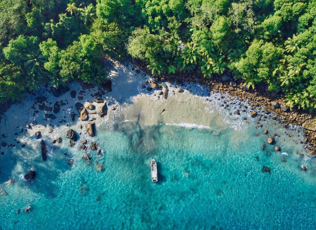 Glücklicherweise liegt die beste Reisezeit auf den Seychellen im europäischen Sommer. Foto: Unsplash