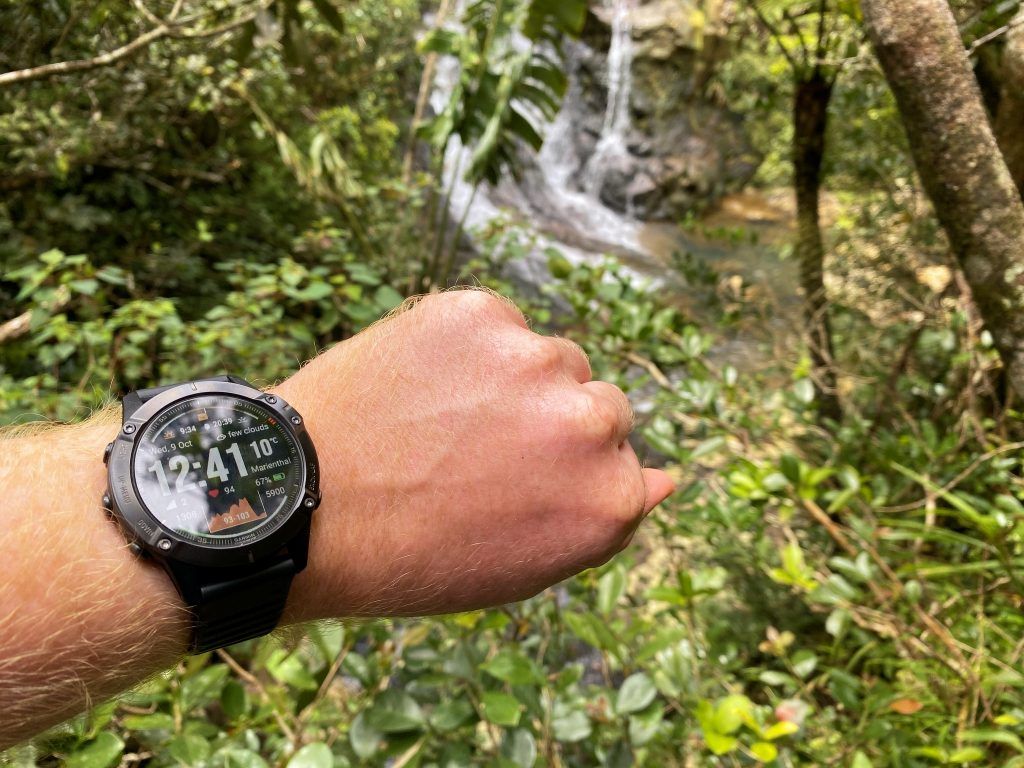 Garmin fenix 6 Pro im Test: Auf Abenteuer-Tour im Dschungel ist die Outdoor-Smartwatch ein nützlicher Begleiter. Foto: Sascha Tegtmeyer