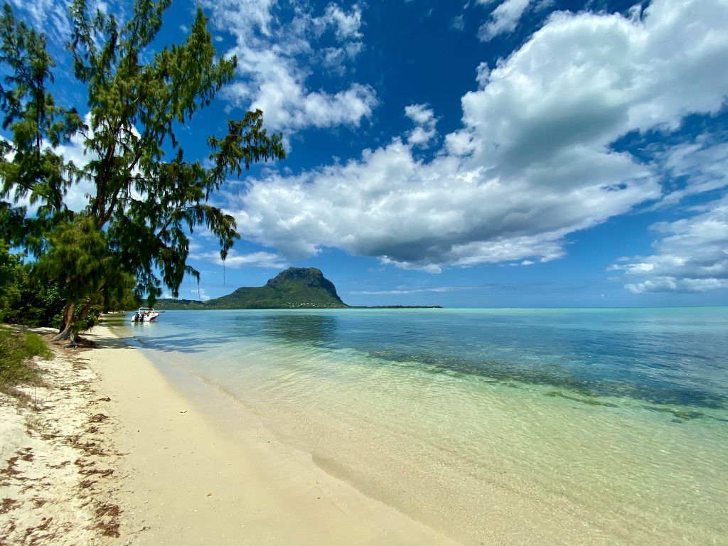 Mauritius: die Insel im Indischen Ozean ist ein wirtschaftliches Zentrum der gesamten Region und ein beliebtes Reiseziel für Urlauber. © Sascha Tegtmeyer
