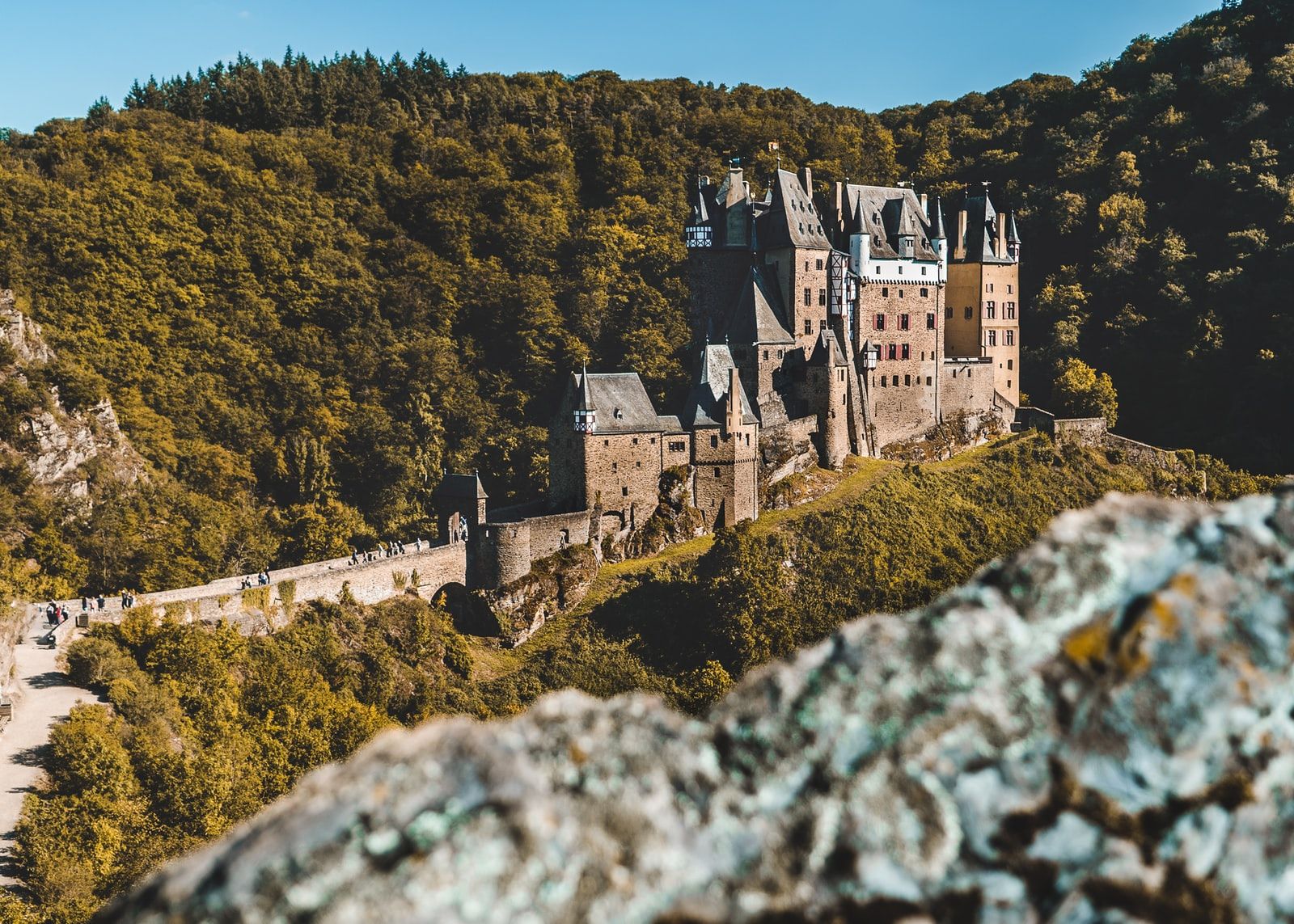 Die Burg Eltz an der Mosel ist wohl eines der meistfotografierten Motive in Deutschland. Foto: Unsplash