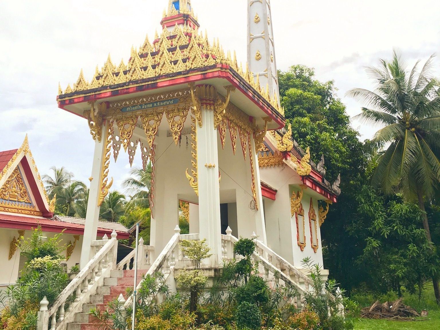Reisebericht Koh Phangan Tipps Buddhistischer Tempel auf Koh Phangan. Foto: Sascha Tegtmeyer