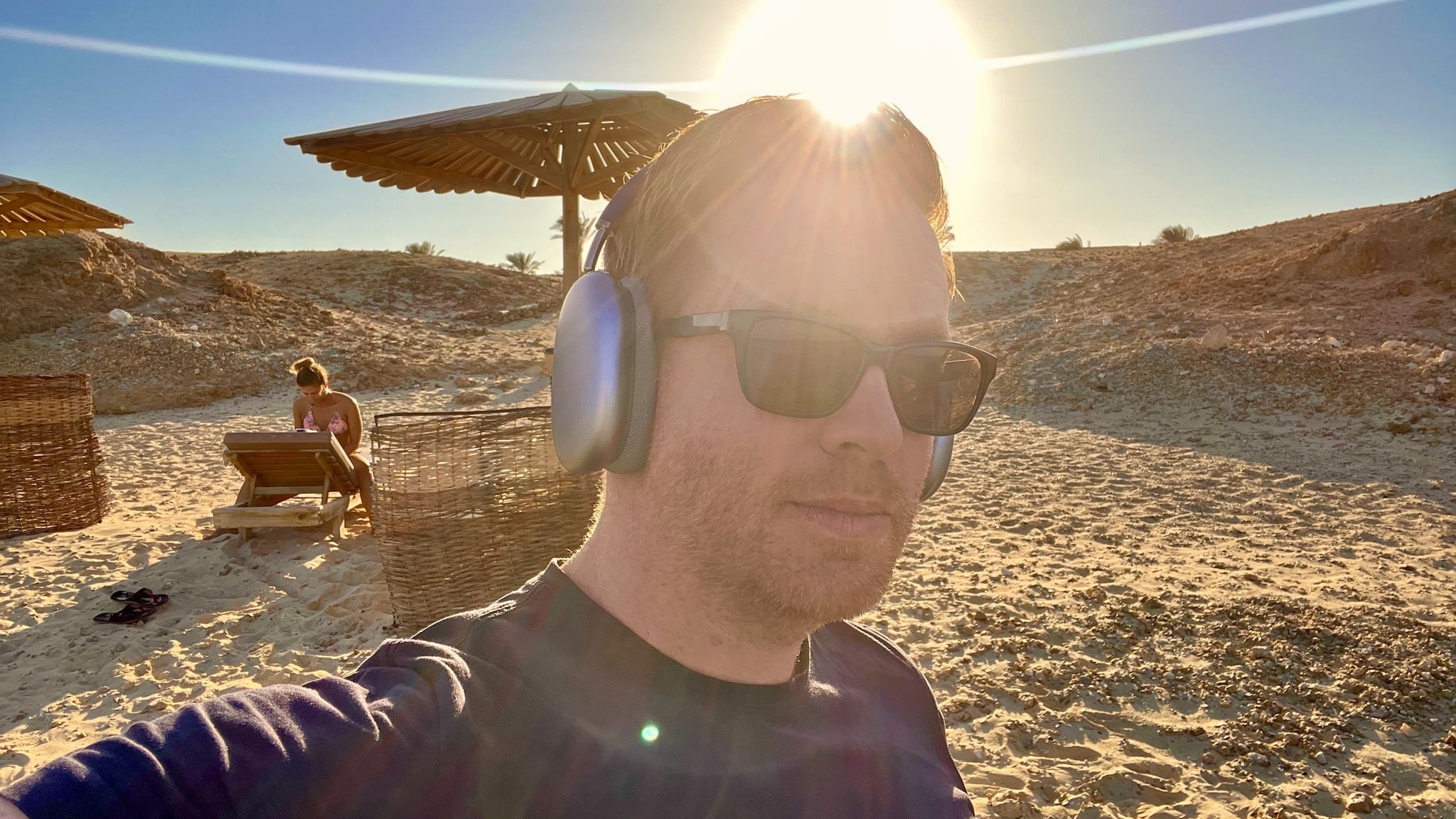 AirPods Max Test & Erfahrungen – mit den riesigen Over-Ear-Kopfhörern fliegen?