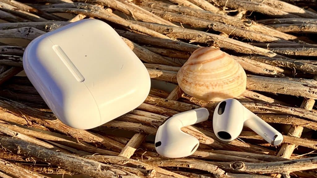 Die Bluetooth-Kopfhöre haben in meinem Apple AirPods 3 Test einen durchweg soliden Eindruck hinterlassen und sind ideal für Einsteiger. Foto: Sascha Tegtmeyer