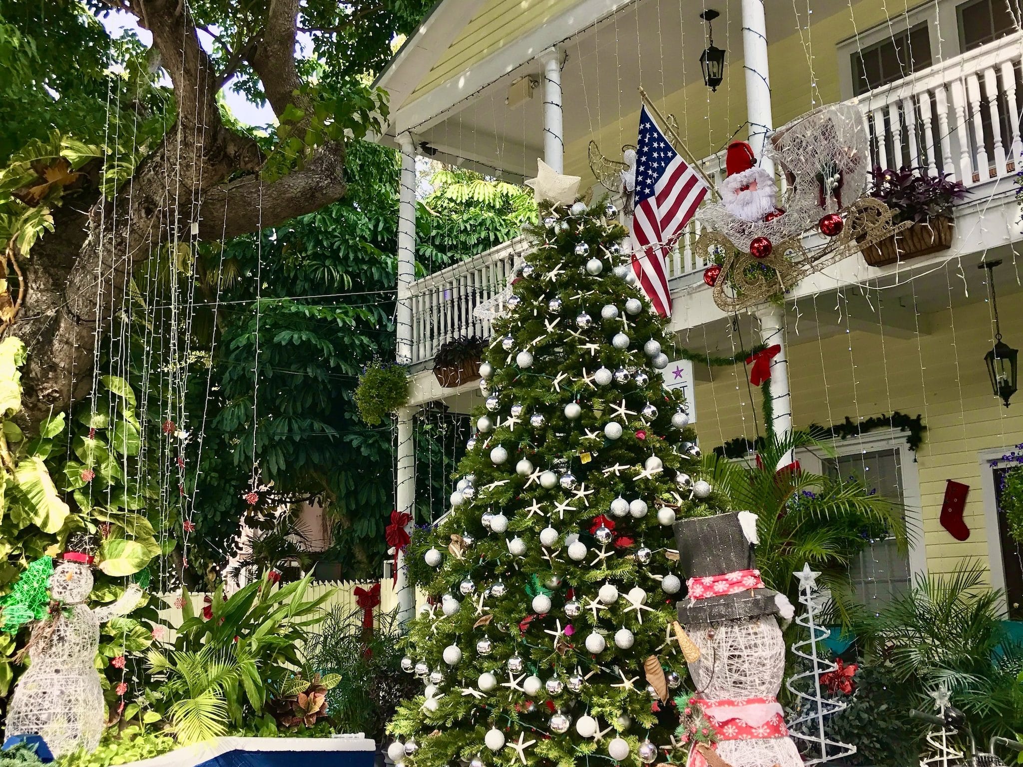 Florida ist eines der besten warmen Reiseziele im Dezember – und Weihnachtsstimmung kommt auch auf – wie hier in Key West. Foto: Sascha Tegtmeyer