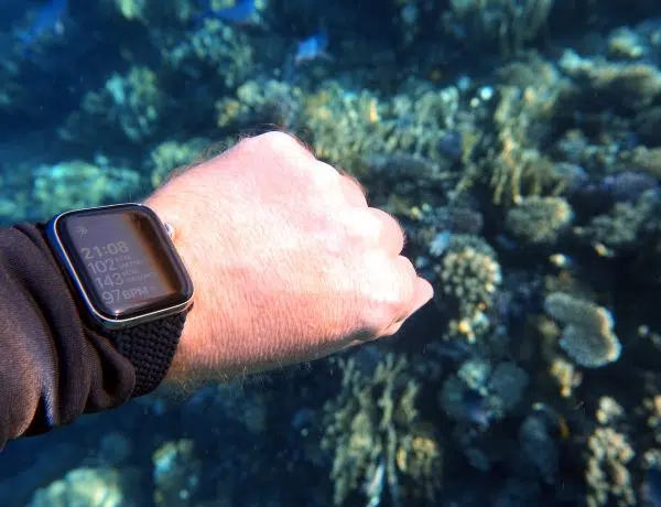 Apple Watch im Salzwasser und Meer benutzen – ja, das geht – aber mit Vorsicht und natürlich auf eigene Gefahr. Zudem ist ein strapazierfähiges Sportarmband empfohlen. Foto: Sascha Tegtmeyer