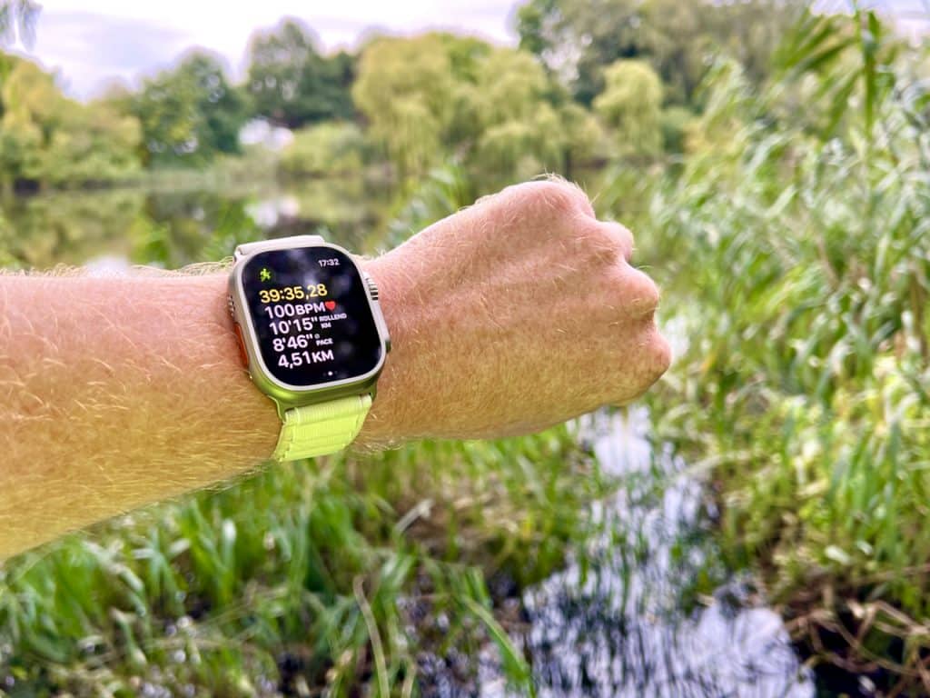 Die neue Apple Watch Ultra ist die bisher fortschrittlichste Smartwatch des Unternehmens und hat ein ganz neues, großes und robustes Design.Apple Watch Ultra Test Erfahrungen Testbericht Sport Reise Urlaub Alltag