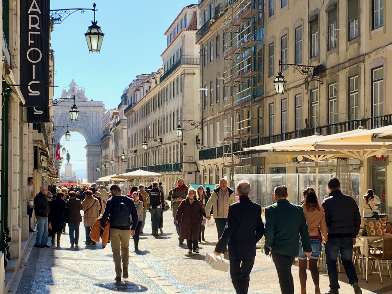 Lissabon – ebenso wie Wien – sind absolut fortschrittlich und modern. Und gleichzeitig vertraut und klein. Reisebericht Lissabon Erfahrungen Tipps Erfahrungsbericht Portugal