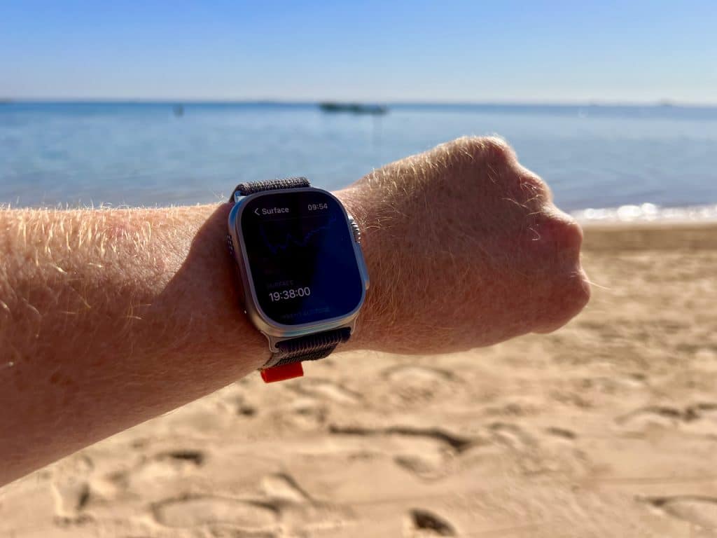 Die Apple Watch Ultra ist mit der Oceanic+ App ein vollwertiger Tauchcomputer – hier bei der Anzeige der Oberflächenpause. Foto: Sascha Tegtmeyer Apple Watch Ultra Tauchen Test & Erfahrungen