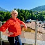 Das PillerseeTal ist einer der schönsten und malerischsten Orte in Tirol. Marion Pichler ist nicht nur gebürtige Fieberunnerin und PR-Beauftragte des TVB PillerseeTal, sondern auch mit Herz und Seele vom Wandern begeistert. Wenn sie von ihrer idyllischen Heimat schwärmt, wird man schnell mitgerissen. Und mit ihren nützlichen Geheimtipps hat sie unseren Urlaub zwischen Fieberbrunn, Was macht das PillerseeTal so besonders? Was zeichnet das Wandern aus? Und was sollten Urlauber unbedingt beachten? Wir haben mit Marion im Interview gesprochen. Interview Marion Pichler Urlaub im PillerseeTal