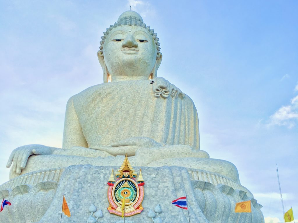Der Große Buddha von Phuket ist ein Bauwerk, das geradezu irreal wirkt. Foto: Sascha Tegtmeyer
