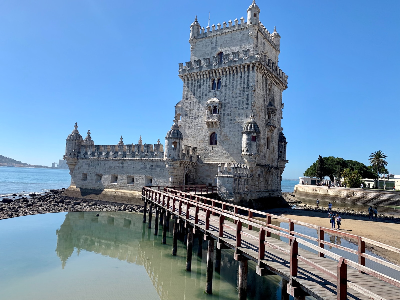 Ein Wahrzeichen von Lissabon – der Torre de Belém.
