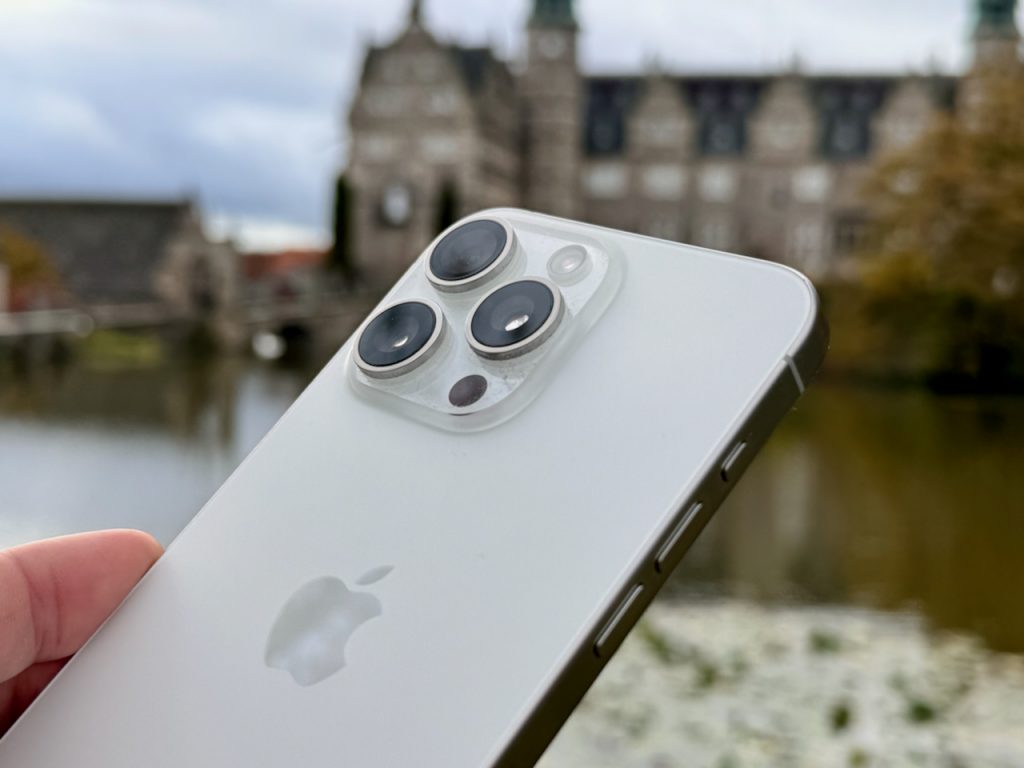 Ein gelungenes Stück Industriedesign – das iPhone 15 Pro (Max) hat das Potential, eine Ikone zu werden – so wie schon das iPhone 4 und das iPhone X. Foto: Sascha Tegtmeyer iPhone 15 Pro Max Test Erfahrungen