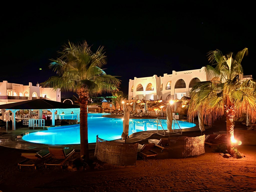Das Hilton Marsa Alam hat meiner Meinung nach eine der schönsten Hotelanlagen am Roten Meer. Foto: Sascha Tegtmeyer Hilton Marsa Alam Nubian Resort Erfahrungen Bewertungen