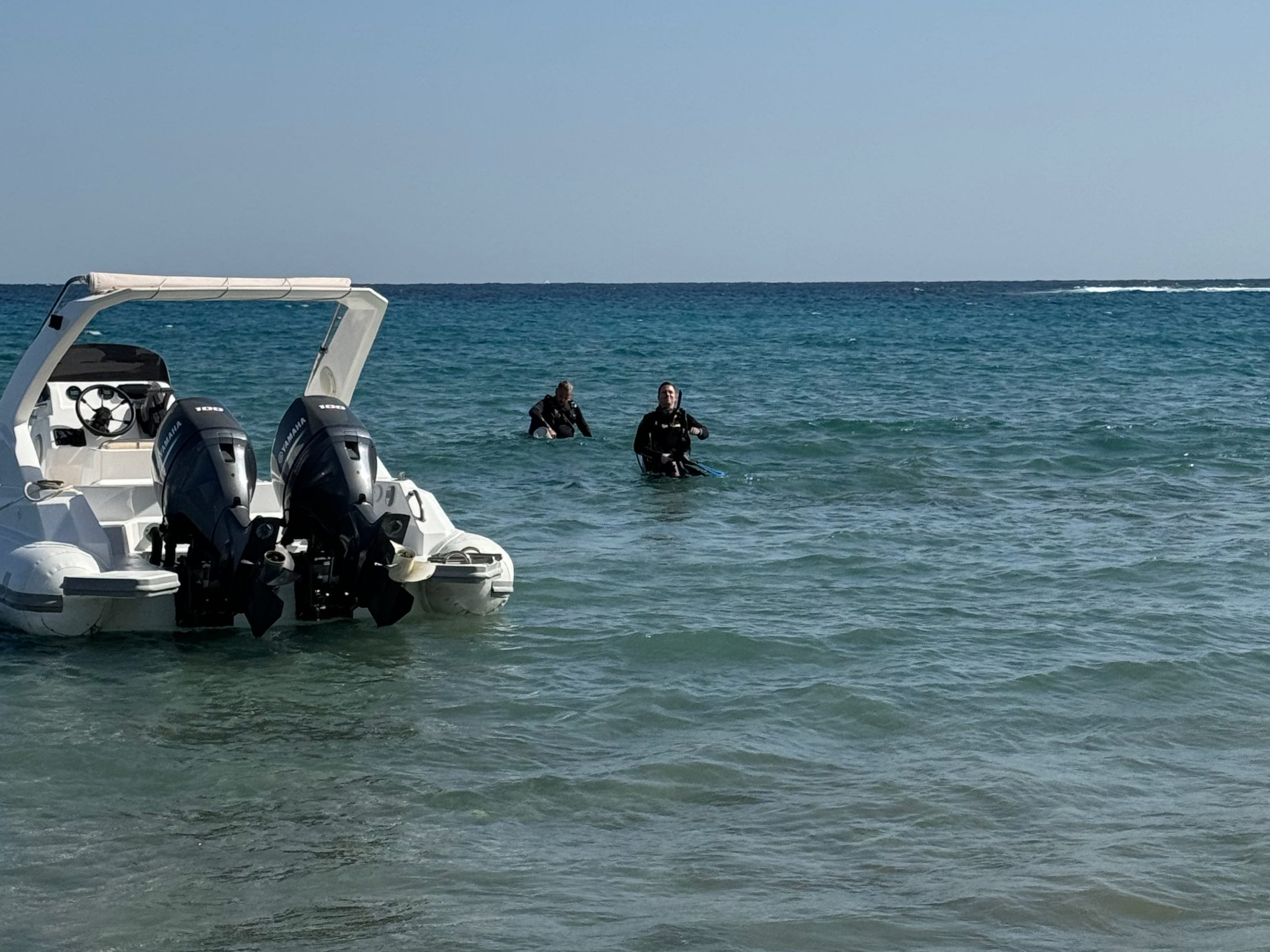 Vier Speedboote und zwei Zodiacs stehen der Basis zur Verfügung. Tauchen Abu Dabbab Blue Ocean Dive Center Erfahrungen
